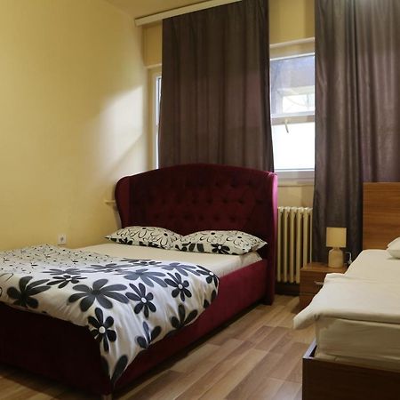 Moon Hostel Prishtinë Exterior photo