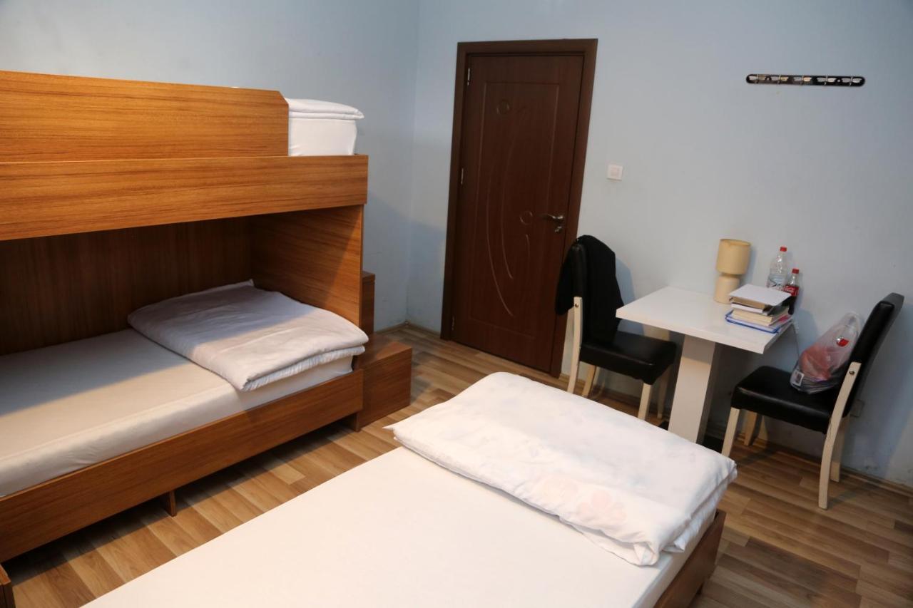 Moon Hostel Prishtinë Exterior photo